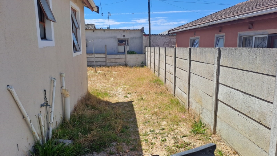 2 Bedroom Property for Sale in Llitha Park Western Cape